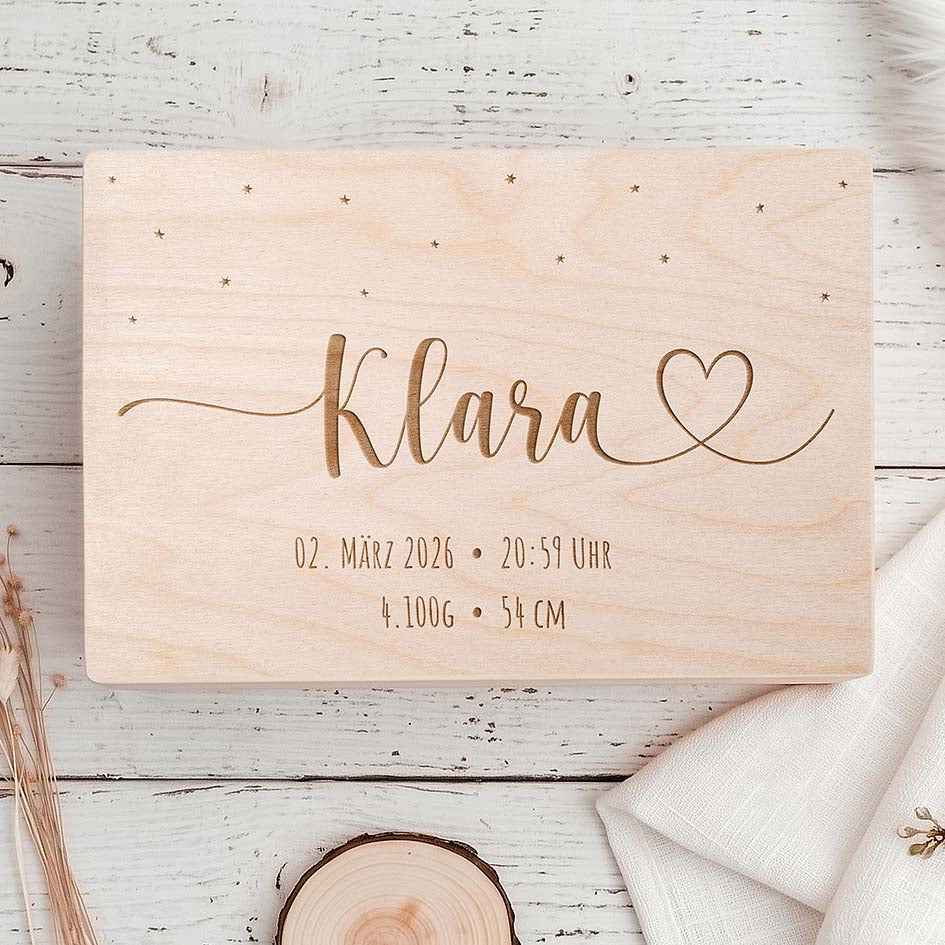 Personalisierte Erinnerungsbox zur Geburt aus Holz – Herzensprojekt Manufaktur