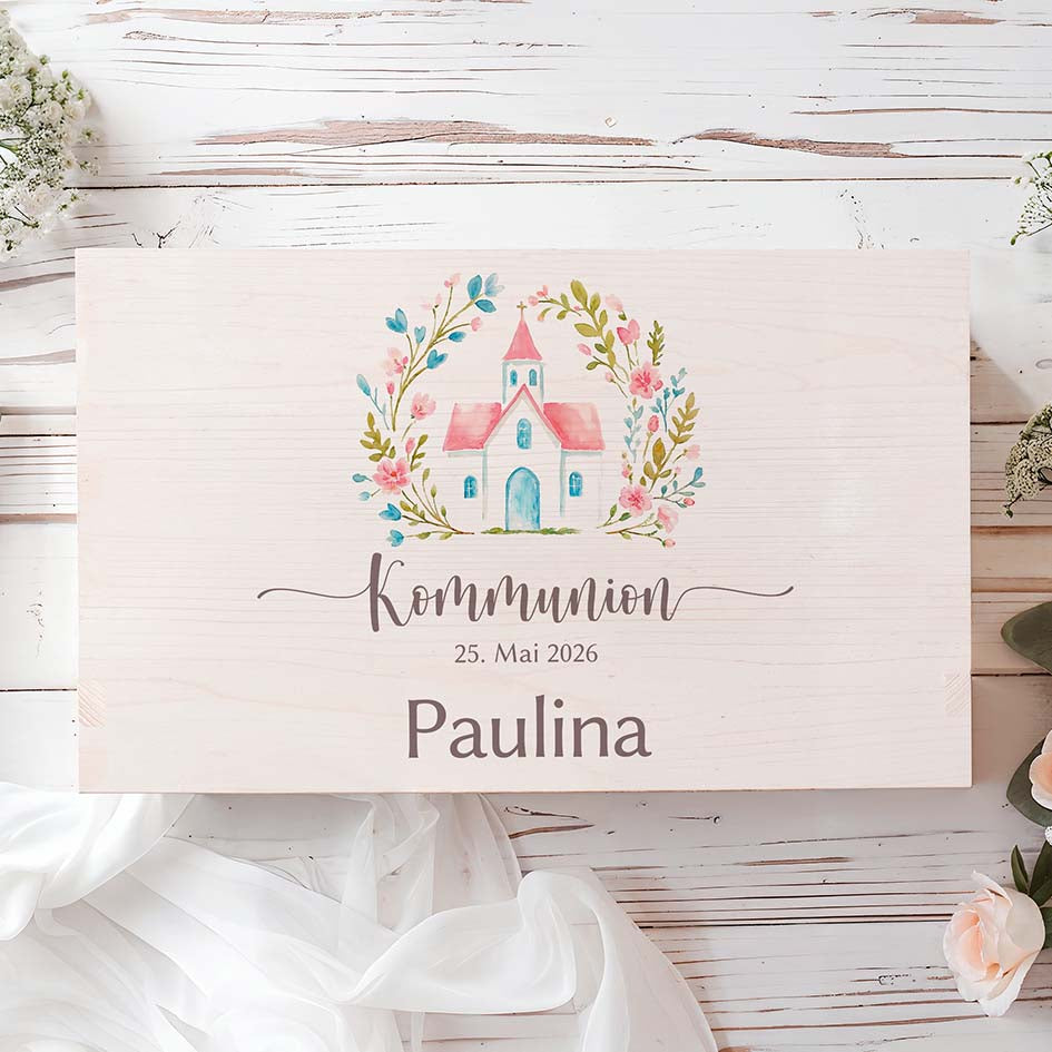 Personalisierte Erinnerungsbox zur Kommunion aus Holz mit Kirchenmotiv und Namen