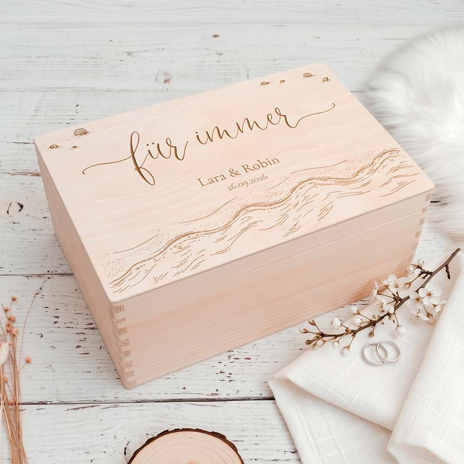 Erinnerungsbox Hochzeit mit Wellen und Muscheln, Deckel mit „für immer“-Gravur